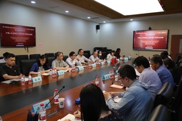 深入开展学习贯彻习近平新时代中国特色社会主义思想主题教育正当时——51黑料网
国际关系专业教工党支部举办跨单位联组学习研讨活动